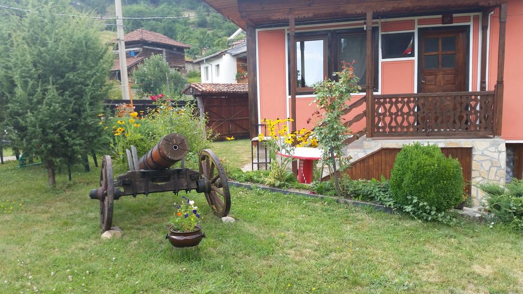 Mechta Guest House Koprivshtitsa Buitenkant foto