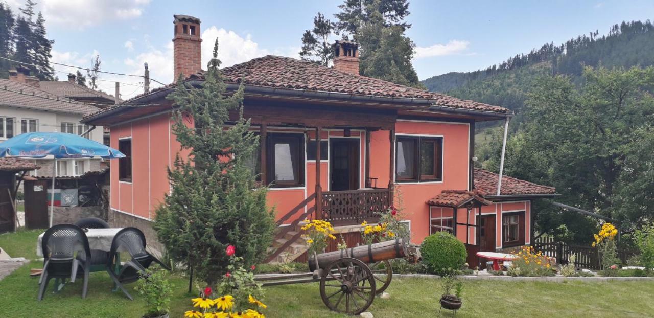Mechta Guest House Koprivshtitsa Buitenkant foto