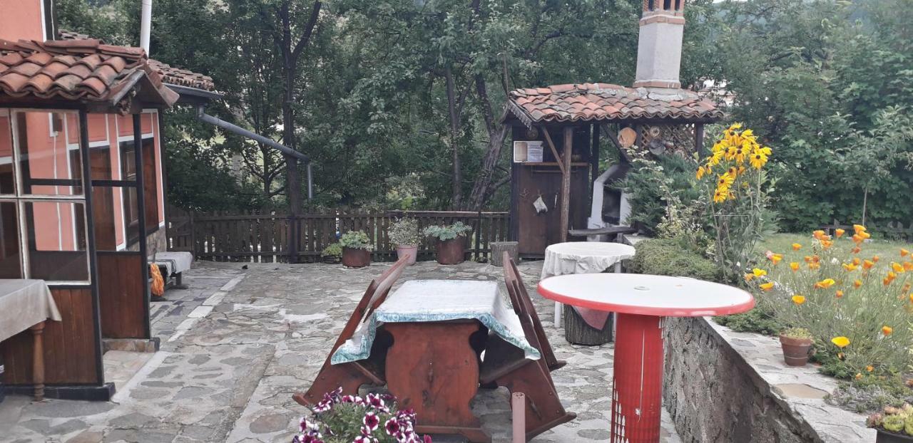 Mechta Guest House Koprivshtitsa Buitenkant foto